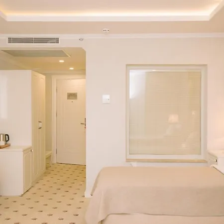 Burgaz Izer Hotel 4*