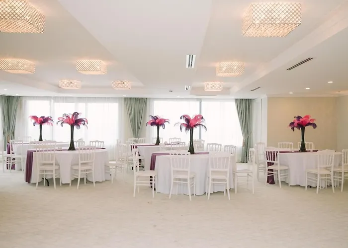 호텔 Burgaz Izer 4*