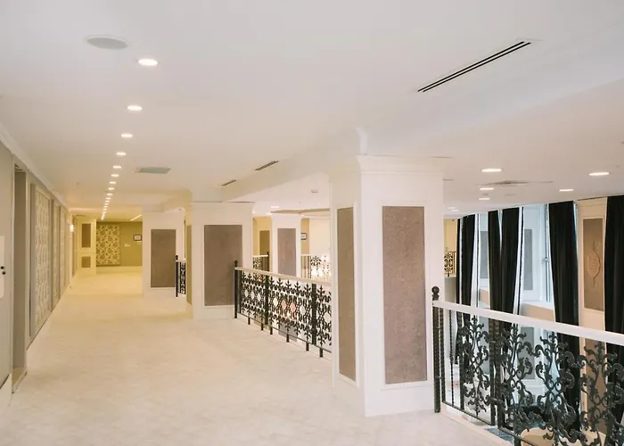 호텔 Burgaz Izer 4*