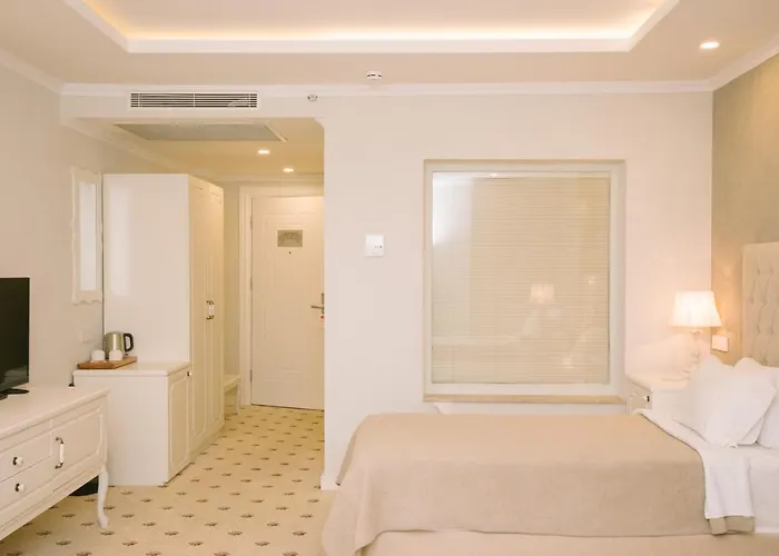 Burgaz Izer 호텔 4*